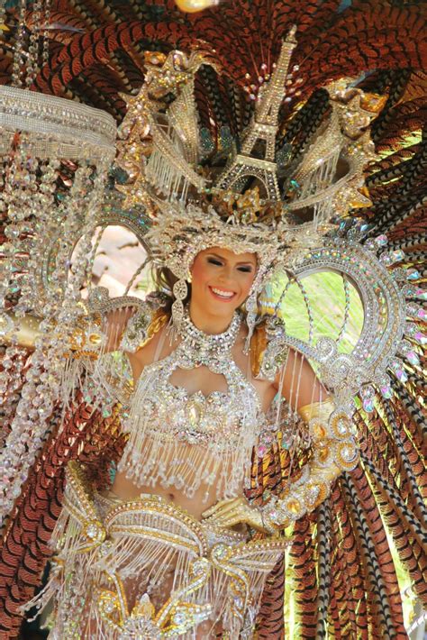 Domingo de Carnaval, Calle Arriba de Las Tablas 2015, Panamá | Samba ...