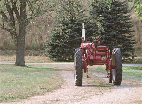 The History of Farmall Tractors: 1940-1954 - Grit