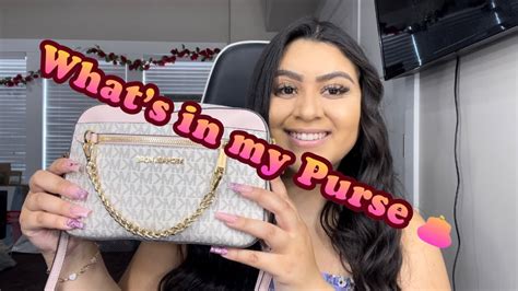 What’s in my purse 👛 - YouTube