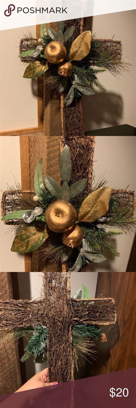 Holiday Cross Decor | Crosses decor, Door decorations, Holiday decor