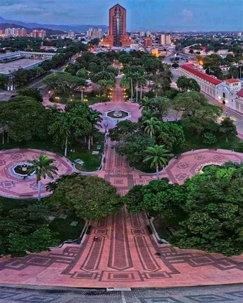 Maracay plaza Bolívar Venezuela | Maracay venezuela, Venezuela paisajes ...