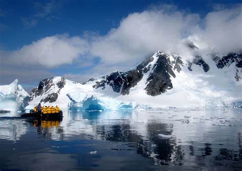 Top 4 Reasons Antarctic Expeditions Make the Best Holiday Cruises