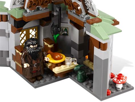 Hagrid's Hut LEGO Set | Harry Potter - Netbricks | Rent awesome LEGO ...