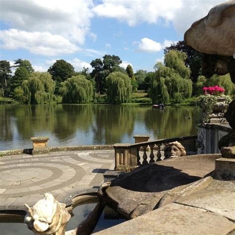 Hever Castle Gardens | Unravelling Travel