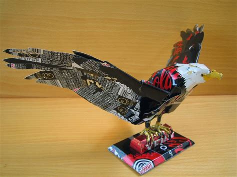 Simply Creative: Recycled Can Sculptures by Makaon