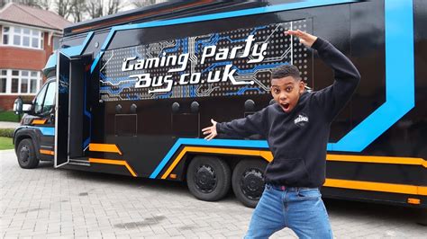 GIANT! GAMING Party Bus Came To My HOUSE - Uohere