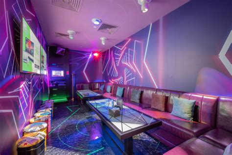 Best Karaoke Places in Singapore To Relax From A Stressful Week