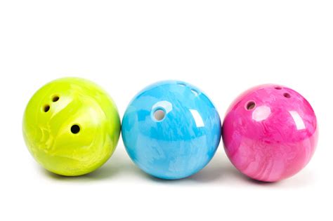 Bowling Ball Sizes/Weights (How to Choose Bowling Ball Size)