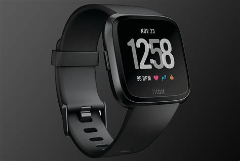 The hot new Fitbit Versa smartwatch with 4-day battery life just ...