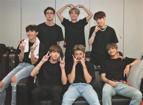 Pin de 𝐼'𝑎𝑚 𝐽𝑖𝑚𝑚𝑖𝑛𝑖𝑒 em Bangtan Sonyeondan || 방탄손연단 | Imagens bts, Bts ...