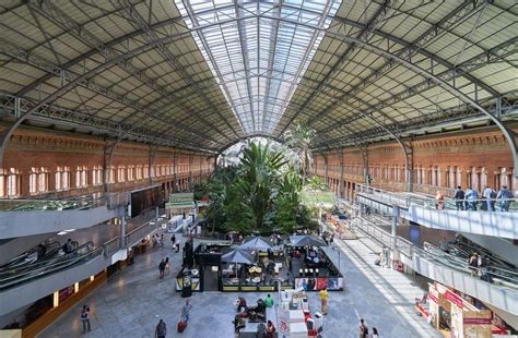 Estación de Atocha - La estación de Madrid Atocha es la mayor estación ...