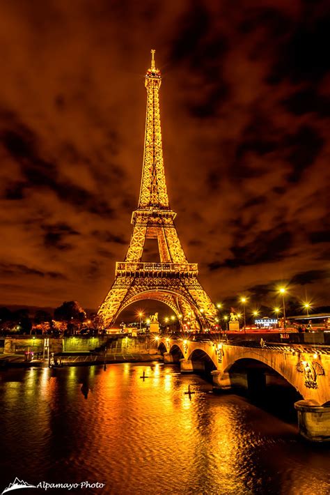 Eiffel Tower and Seine river, night time | Parijs fotografie, Parijs ...