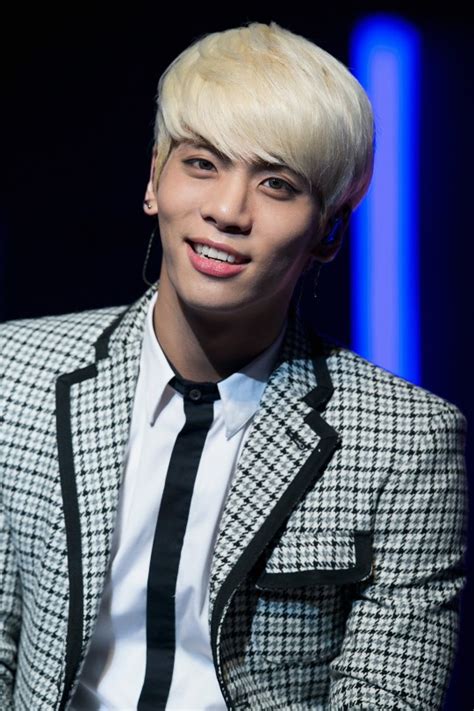 Jonghyun dead: SHINee lead singer Kim Jong-hyun dies aged 27 | Metro News