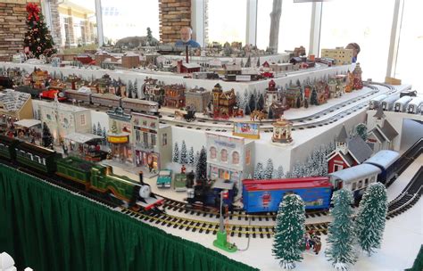 model railroad christmas layout - Google Search | Christmas layouts ...