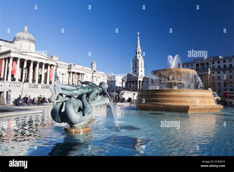 Fountains at Trafalgar Square Stock Photo - Alamy