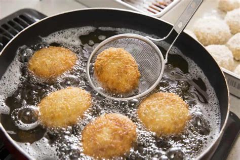 Cómo hacer croquetas de atún con papa, receta casera y barata