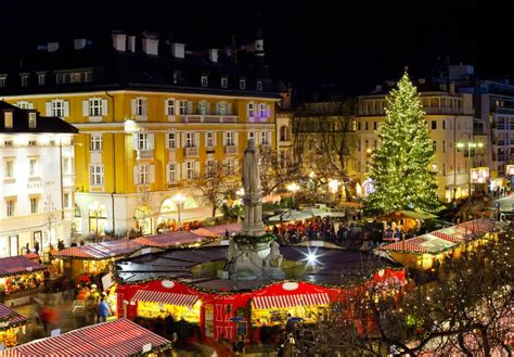 The Magical Ambiance of Italy’s Christmas Markets • Italia Living