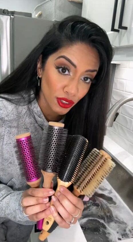 Clean Hair Brushes with Vinegar