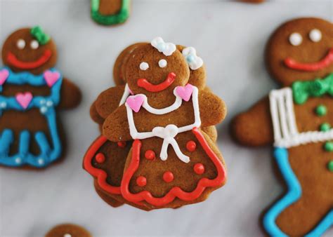 Holiday Gingerbread Man Decorating Party - Parsnips and Pastries