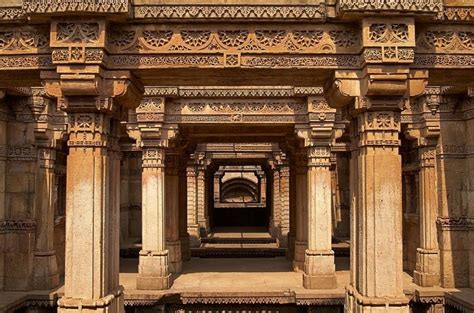 Adalaj Stepwell - example of Indian architecture | Indiano Travel