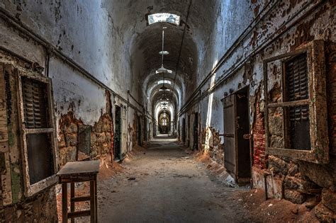 10 Amazing Abandoned US Prisons And Jails