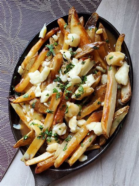 Traditional Canadian Poutine | Poutine recipe, Canadian poutine, Recipes