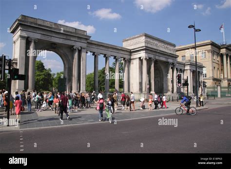 Grand Entrance to Hyde Park at Hyde Park Corner London Stock Photo - Alamy