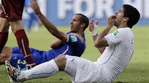 2014 FIFA World Cup: Luis Suarez Apologizes for Biting Incident - ABC News