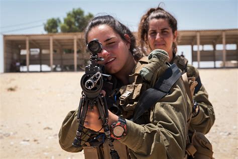 Caracal Battalion: Photos of mixed-gender Israeli combat unit training ...