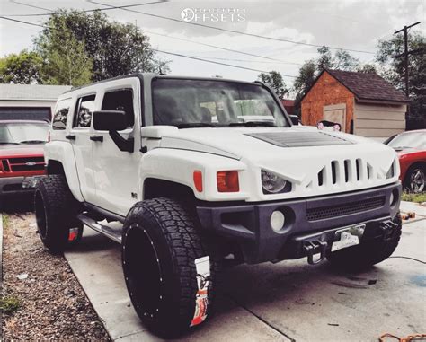 Hummer H3 Custom - Explore The 11 Videos & 80+ Images