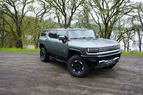 2024 Gmc Hummer Suv Review - Lela Gwenore