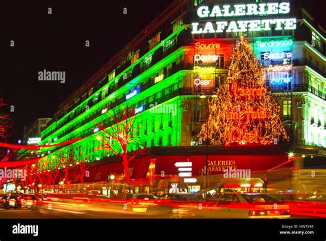 Galeries Lafayette and Boulevard Haussmann decorated for Christmas ...