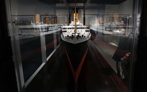 Titanic exhibit opens in D.C.