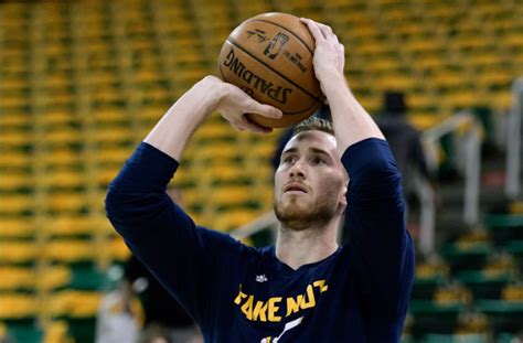 All-Star Hayward agrees to sign with Celtics