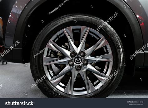 139 Mazda Cx5 Black Black Wheels Images, Stock Photos & Vectors ...