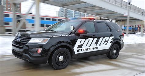 U.S. upgrades Ford Explorer police SUV probe