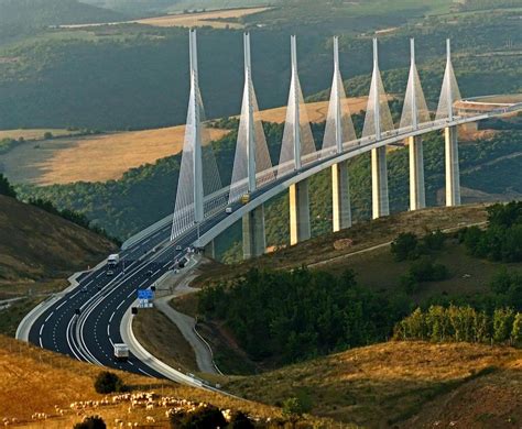 La France des records : le viaduc de Millau - Le Parisien