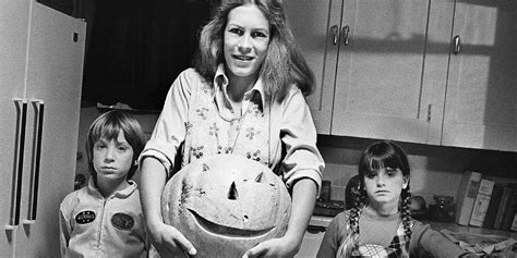 Jamie Lee Curtis shares ‘Halloween Ends’ Kyle Richards as Lindsey ...