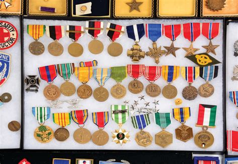 Lot Detail - LARGE LOT OF WORLD WAR I - VIETNAM MEDALS.