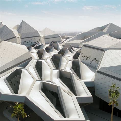 The 10 Must-See Buildings Designed by Zaha Hadid [Video] [Video] | Zaha ...