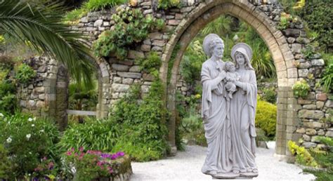 Holy Family Statues | Catholic Faith Store