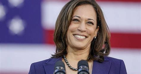 Siapakah Kamala Harris, Wakil Presiden Wanita Pertama Amerika Serikat ...