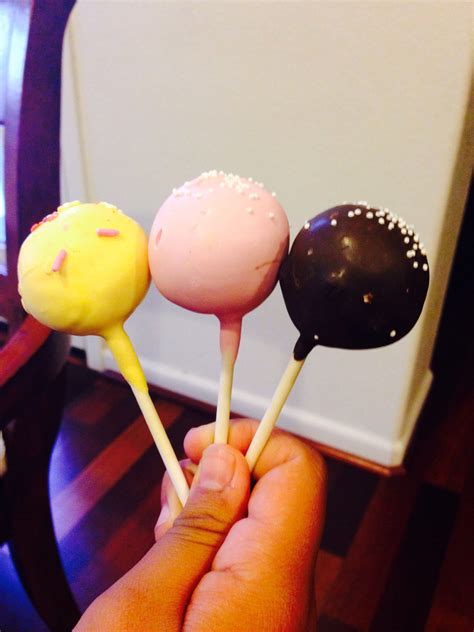 Starbucks cake pops | Starbucks cake pops, Starbucks cake, Starbucks ...