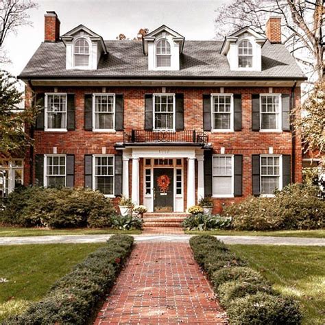 Southern Living on Instagram: “The style that never ever goes out of ...