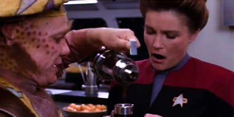 Janeway's Coffee Addiction on Star Trek: Voyager Is Kate Mulgrew's Fault