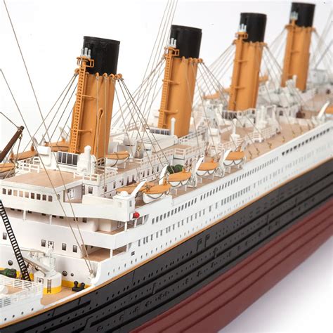 The RMS Titanic | Wooden Ship Model - OcCre