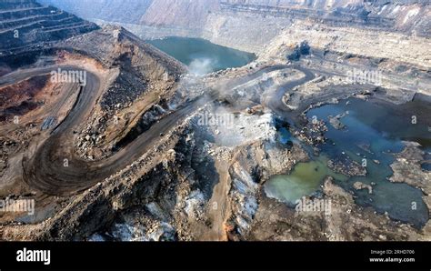 Coal mines in Dhanbad Jharkhand Stock Photo - Alamy