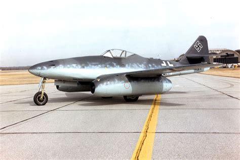 Messerschmitt Me 262 | All About History