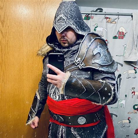 Almost done with my Revelations Ezio cosplay : r/assassinscreed