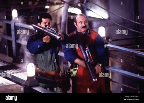 SUPER MARIO BROS. (US1993) BOB HOSKINS AS MARIO MARIO Stock Photo - Alamy